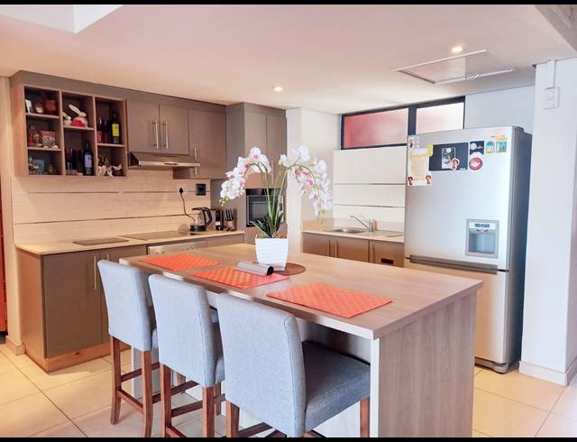 2 BEDROOM APARTMENT FOR SALE IN POINT WATERFRONT